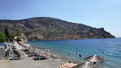 Foto von Agios Isidoros beach mit sehr sauber Sauberkeitsgrad