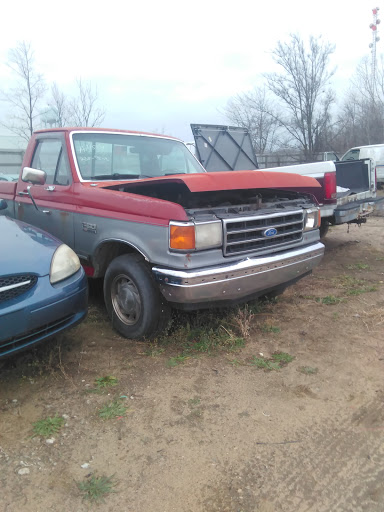 Auto Parts Store «Mike Gill Auto & Truck Parts», reviews and photos, 1806 W Winona Ave, Warsaw, IN 46580, USA