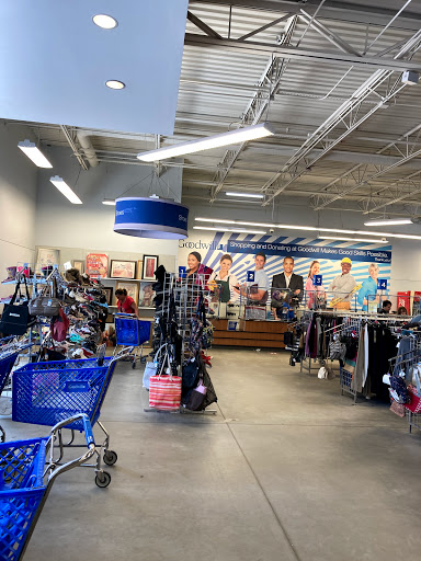 Thrift Store «Goodwill Industries of Greater Cleveland & East Central Ohio», reviews and photos, 16160 Pearl Rd, Strongsville, OH 44136, USA