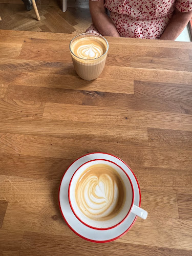 Anmeldelser af Les Jeunes — mad & kaffe i Viborg - Café