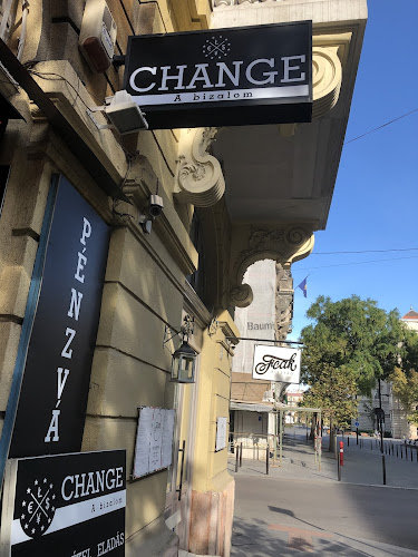 Hanifa Change - Budapest