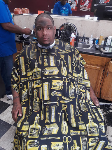 Barber Shop «platinum stylez barbershop», reviews and photos, 321 E 200th St, Euclid, OH 44119, USA