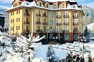 Grand Hotel Pylypetsʹ image