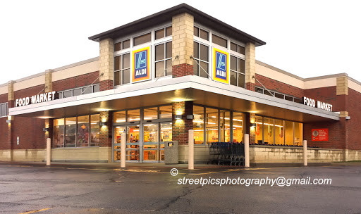 Supermarket «ALDI», reviews and photos, 975 E State St, Geneva, IL 60134, USA