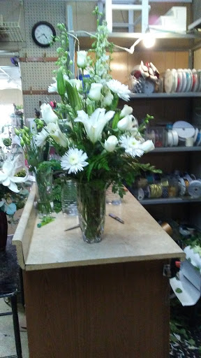 Florist «Camden Florist», reviews and photos, 212 W Main St, Camden, TN 38320, USA