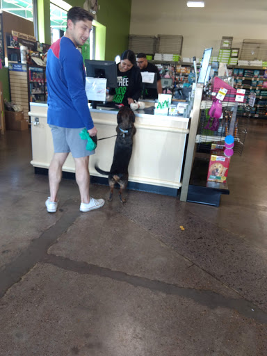 Pet Supply Store «Pet Supplies Plus», reviews and photos, 1704 Greenville Ave, Dallas, TX 75206, USA