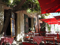 Atmosphère du Restaurant La guinguette de la république à Aigues-Mortes - n°1