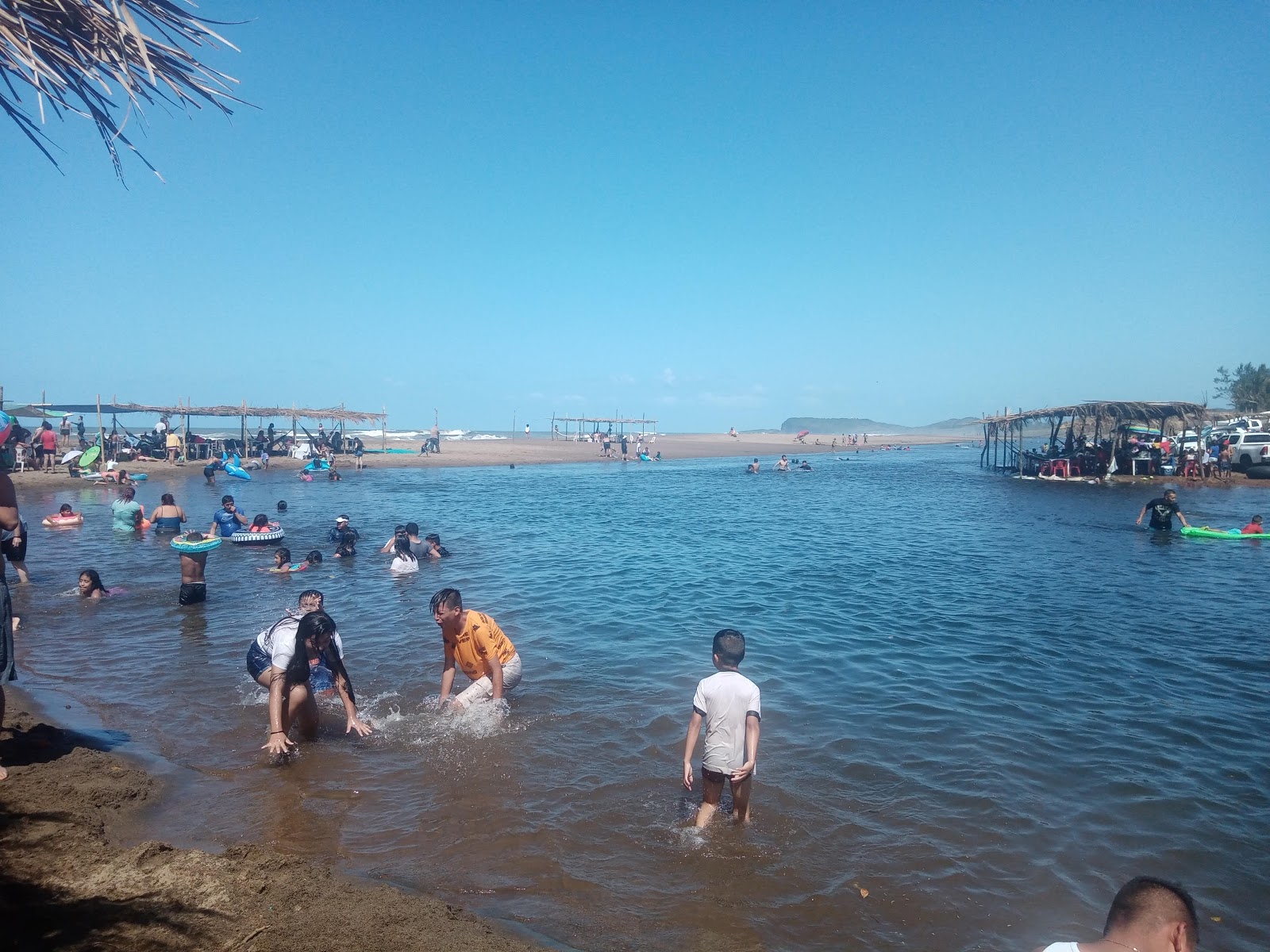 Foto af Playa Roca partida II med lang lige kyst