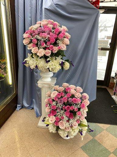 Florist «Morton Grove Florist», reviews and photos, 5741 Dempster St, Morton Grove, IL 60053, USA