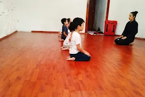 Shaddai Yoga Místico image
