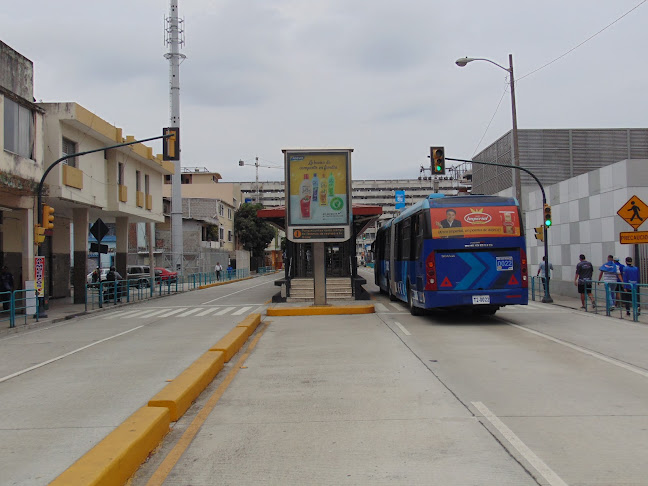Opiniones de Metrovia 2 "Parada Hospital Del Niño" en Guayaquil - Hospital