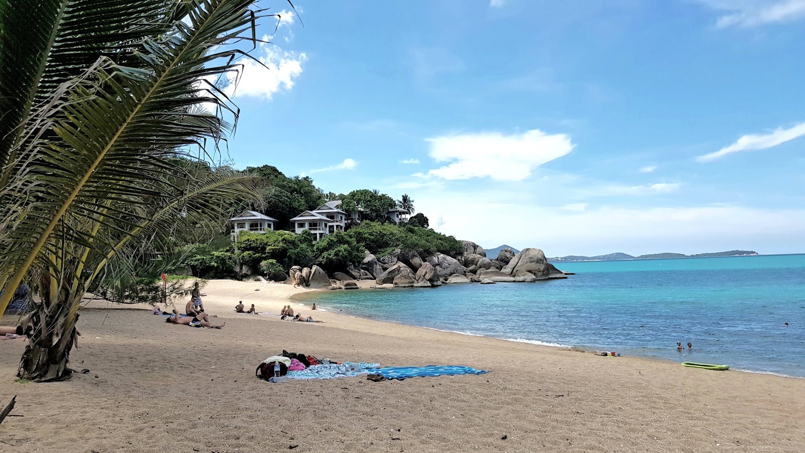 Foto von Coral Beach mit beiger sand Oberfläche