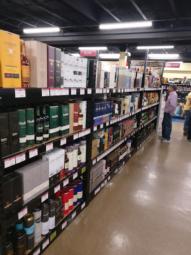 Shopping Mall «Ridgeway Shopping Center», reviews and photos, 2233 Summer St, Stamford, CT 06905, USA