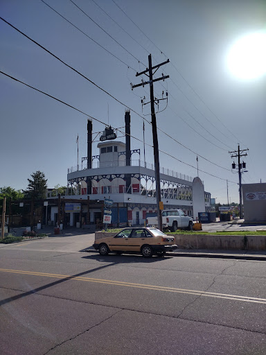 Car Wash «Riverboat Car Wash», reviews and photos, 3480 S Poplar St, Denver, CO 80224, USA