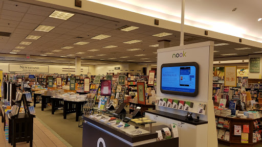 Book Store «Barnes & Noble Booksellers Mansell Crossings SC», reviews and photos, 7660 North Point Pkwy, Alpharetta, GA 30022, USA