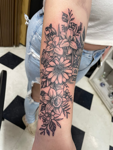 Explore tattoo ideas mujeres, creative tattoo ideas in Waynesboro, available at Extreme Expressions