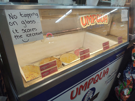 Convenience Store «Blodgett Country Store», reviews and photos, 21412 US-20, Blodgett, OR 97326, USA