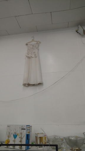 Thrift Store «Thrift Center», reviews and photos, 820 E Shields Ave, Fresno, CA 93704, USA