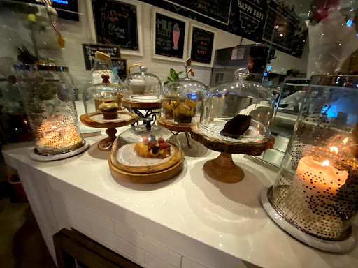 Coffee Shop «Happy Days», reviews and photos, 14552 Ventura Blvd, Sherman Oaks, CA 91403, USA