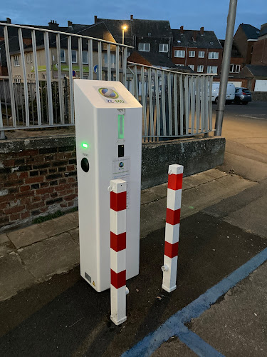 Borne de recharge de véhicules électriques ZE-MO Station de recharge Beaumont