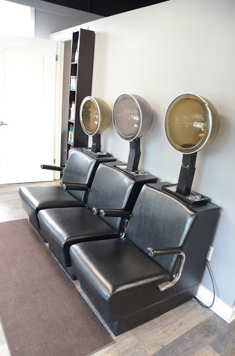 Beauty Salon «Corner Salon», reviews and photos, 892 N State St, Lockport, IL 60441, USA