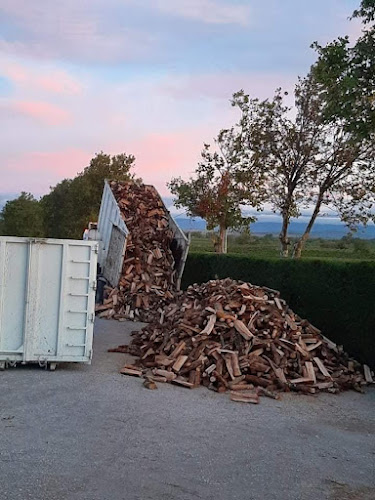 Magasin de bois de chauffage Bales Xavier Névian