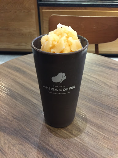 台北市松山區美食 Louisa Coffee 路易 莎咖啡 路易莎松山生活運動門市 網友評價 菜單 推薦餐點 食記 外送優惠 飢餓黑熊