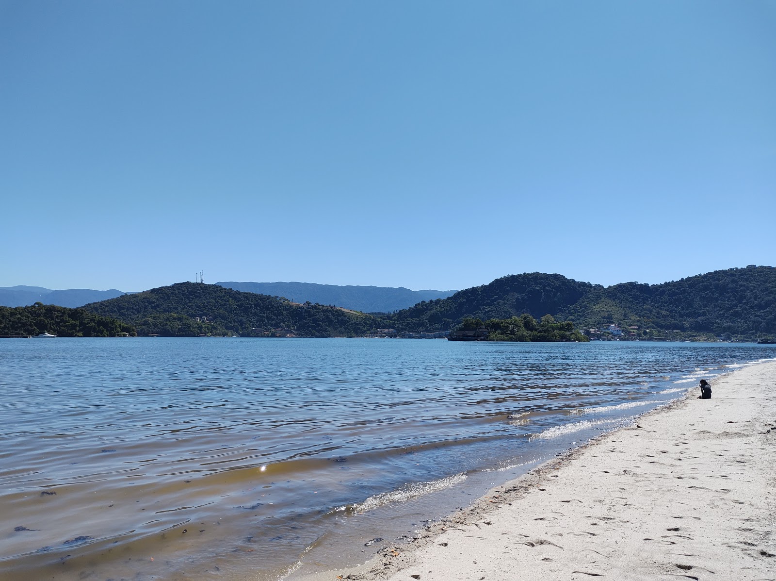 Foto di Praia do Aeroporto con una superficie del sabbia beige