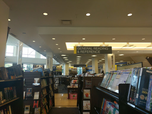 Book Store «Barnes & Noble University of Rochester», reviews and photos, 1305 Mt Hope Ave, Rochester, NY 14620, USA