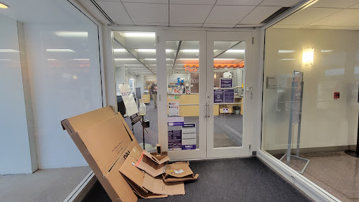 FedEx Office Ship Center, 1315 W 22nd St #101, Oak Brook, IL 60523, USA, 