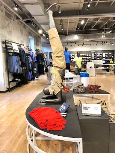 Clothing Store «Nike The Grove», reviews and photos, 189 The Grove Dr, Los Angeles, CA 90036, USA