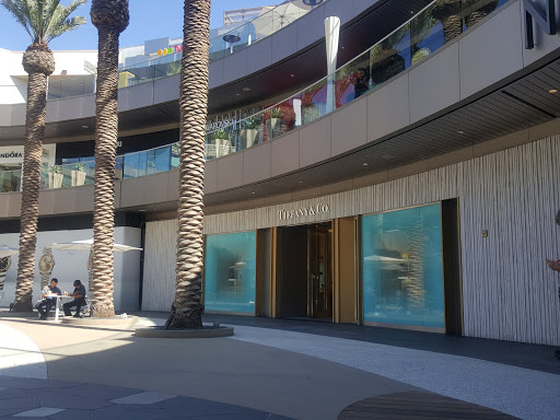 Jewelry Store «Tiffany & Co.», reviews and photos, 395 Santa Monica Blvd, Santa Monica, CA 90401, USA
