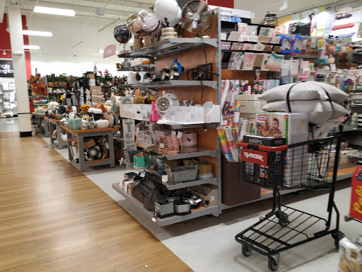 Outdoor Sports Store «Sierra Trading Post», reviews and photos, 67 Newtown Rd #18, Danbury, CT 06810, USA