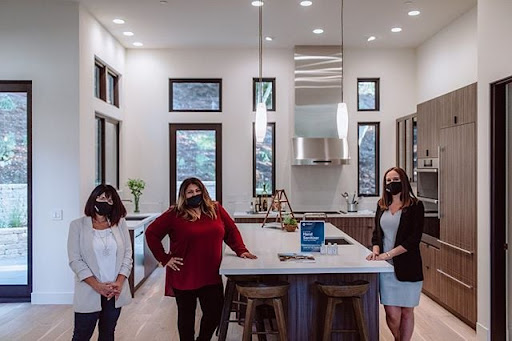 Lindsey Harn Group - Christies International Real Estate Sereno image
