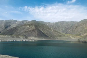 دریاچه چشمه سبز گلمکان image