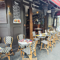 Atmosphère du Restaurant français Le Relais Gascon montmartre paris18e - n°12