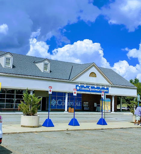 Shopping Mall «Aurora Farms Premium Outlets», reviews and photos, 549 S Chillicothe Rd, Aurora, OH 44202, USA