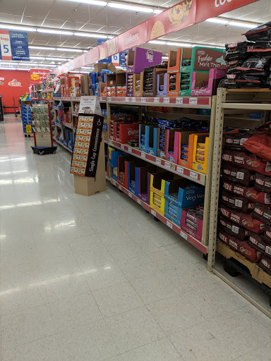 Grocery Store «Save-A-Lot», reviews and photos, 661 E 24th St #810, Holland, MI 49423, USA