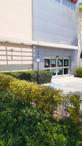 Office Supply Store «Office Depot», reviews and photos, 1771 West Ave, Miami Beach, FL 33139, USA