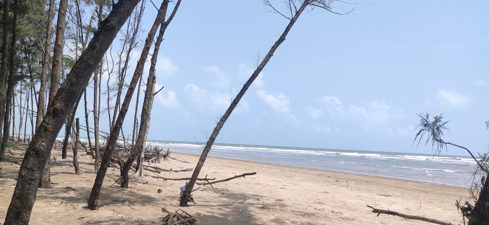 Φωτογραφία του Kiagoria Beach με επίπεδο καθαριότητας εν μέρει καθαρό