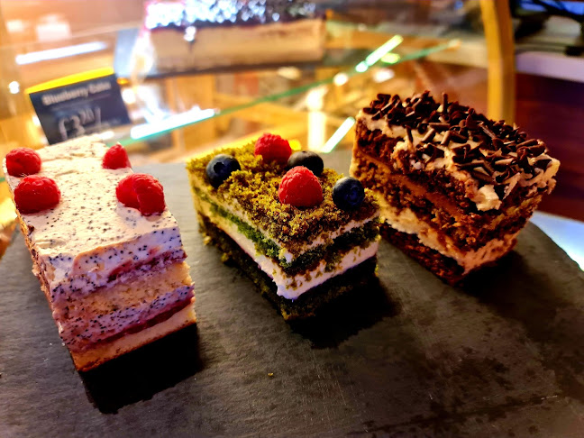 Reviews of Monia's Cakes in Warrington - Bakery