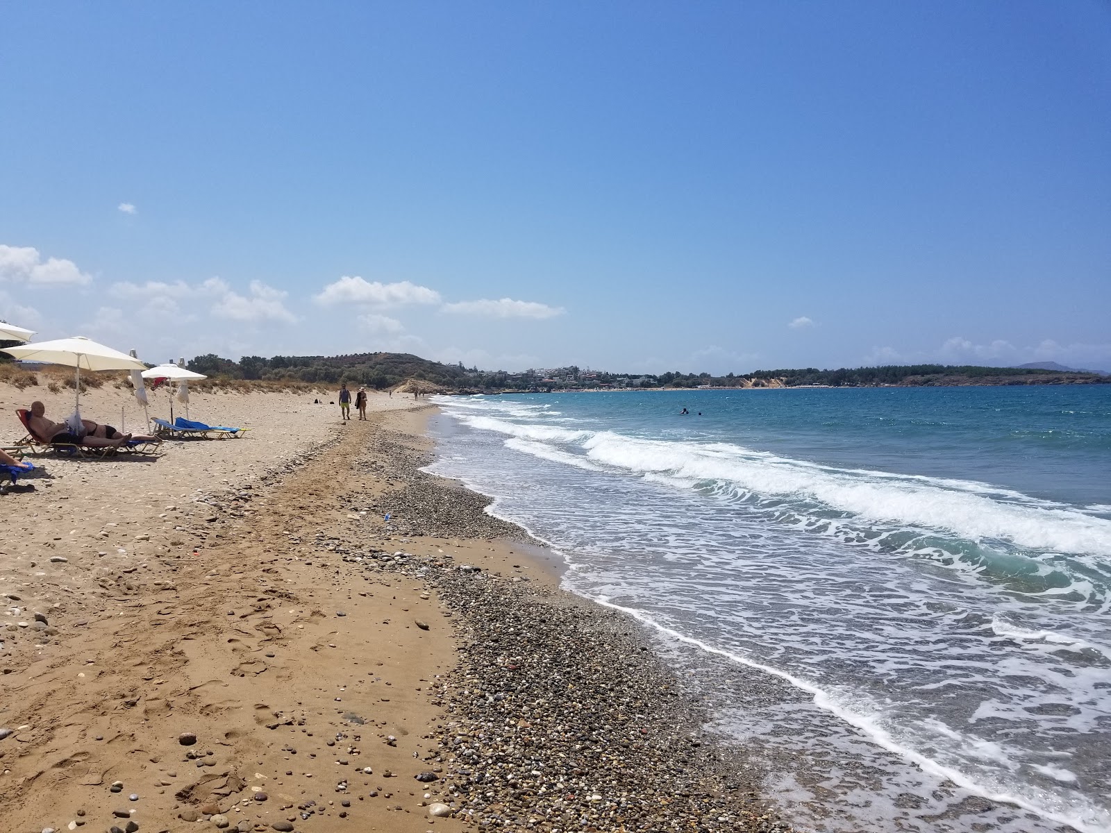 Kladissos beach'in fotoğrafı geniş bir kıyı şeridi ile birlikte