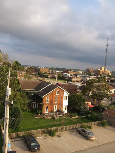 Wine Store «Hy-Vee Wine & Spirits», reviews and photos, 510 E 6th St, Muscatine, IA 52761, USA