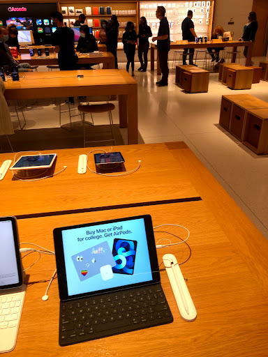 Computer Store «Apple Alderwood Mall», reviews and photos, 3000 184th St SW, Lynnwood, WA 98037, USA