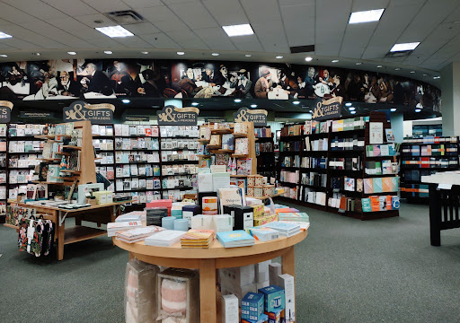 Book Store «Barnes & Noble», reviews and photos, 1317 Lloyd Center, Portland, OR 97232, USA