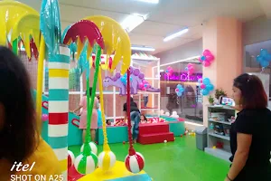 Dinos Aur Us Kids Indoor Playground and Birthday Party Area image