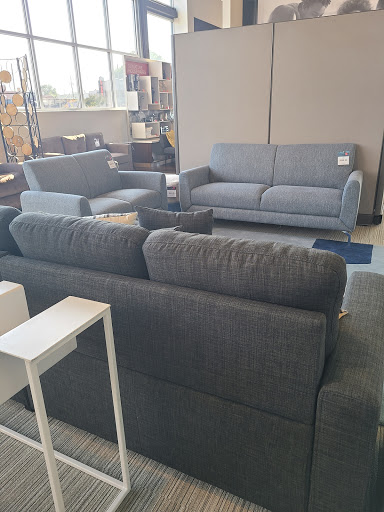 Furniture Rental Service «CORT Furniture Rental and Clearance center», reviews and photos, 1207 N Boulevard, Richmond, VA 23230, USA