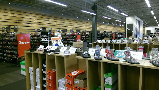 Shoe Store «DSW Designer Shoe Warehouse», reviews and photos, 1885 County Rd D E, Maplewood, MN 55109, USA