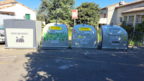 Contenairs à déchets et recyclages à Vallon-Pont-d'Arc
