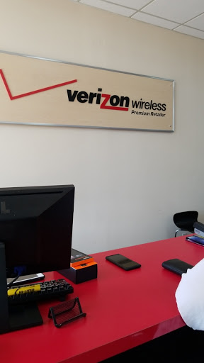 Cell Phone Store «Verizon Authorized Retailer - Wireless Zone», reviews and photos, 950 NJ-33, Hamilton Township, NJ 08690, USA